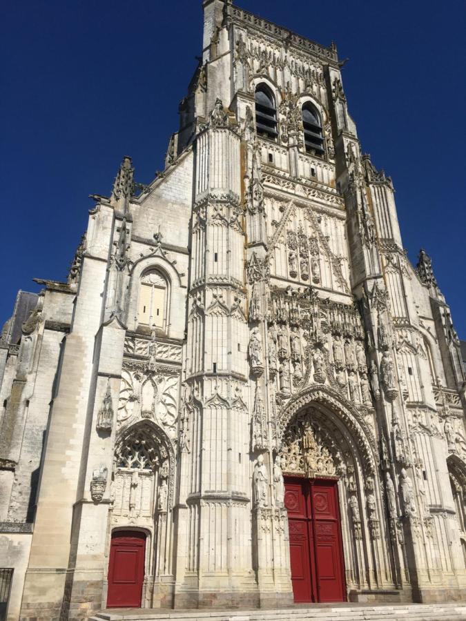 Hotel Jean De Bruges Saint-Riquier Esterno foto